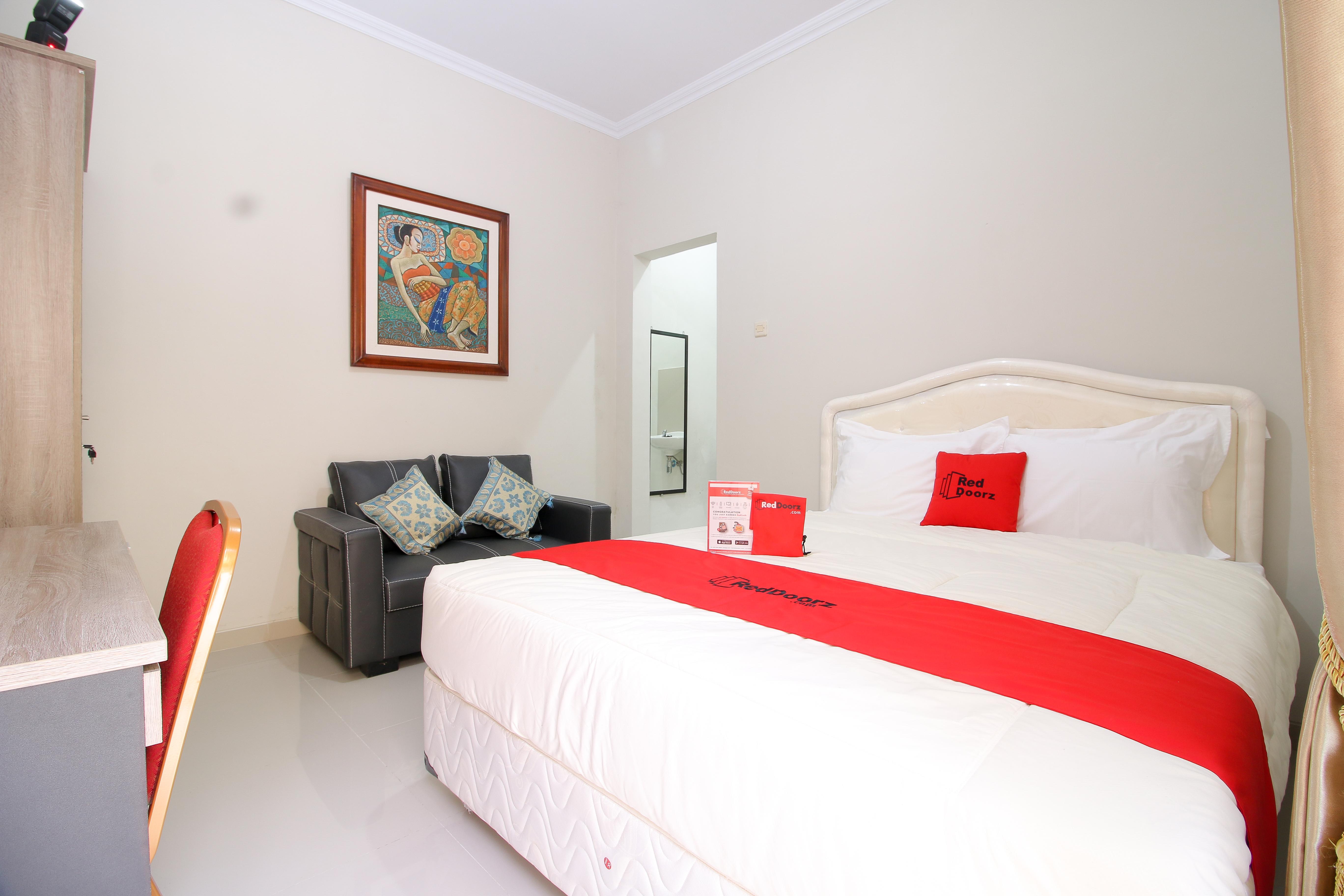 Reddoorz Plus Near Stie Ykpn Maguwo Exterior photo